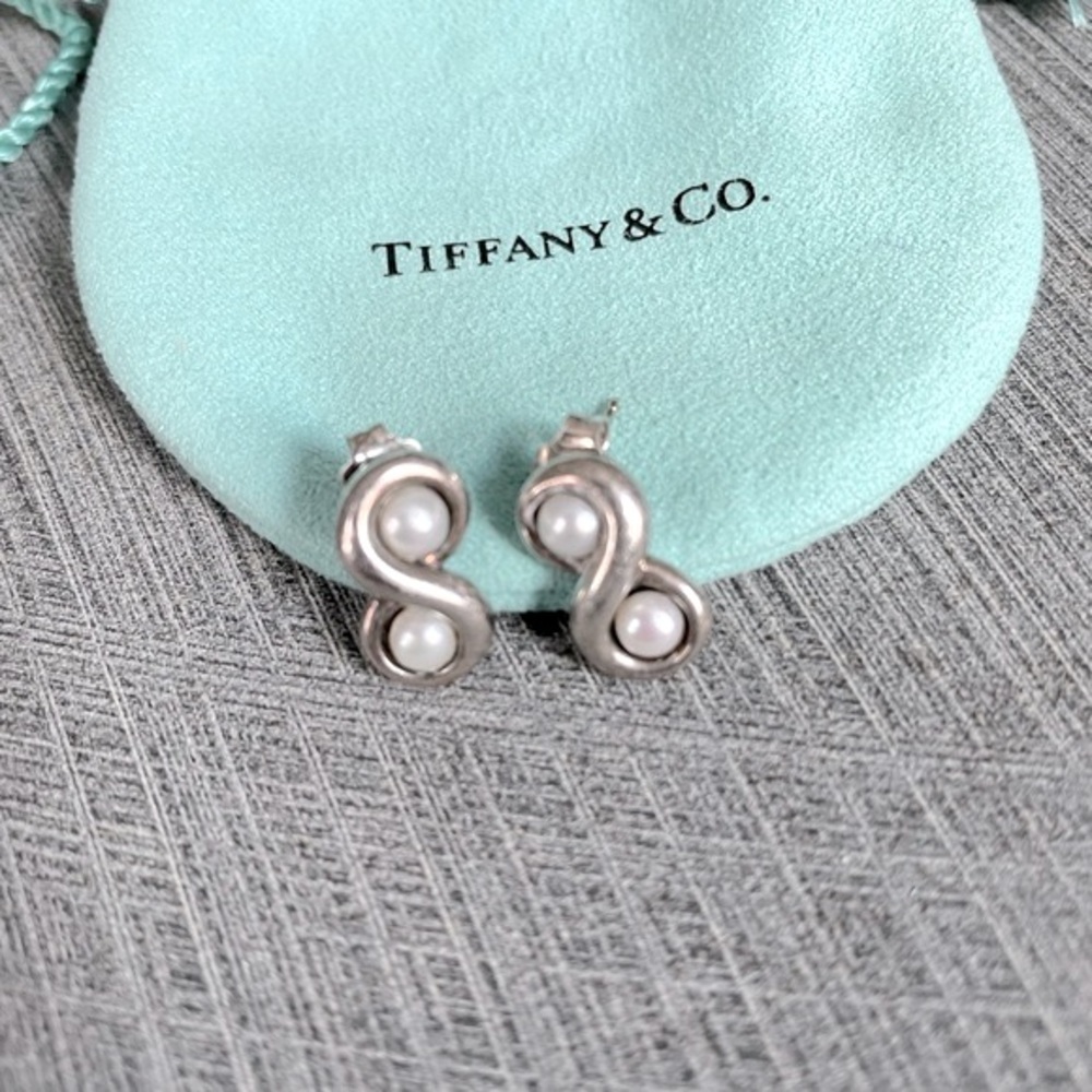 🌟HOST PICK🌟🤍Tiffany & Co. Infinity Earrings